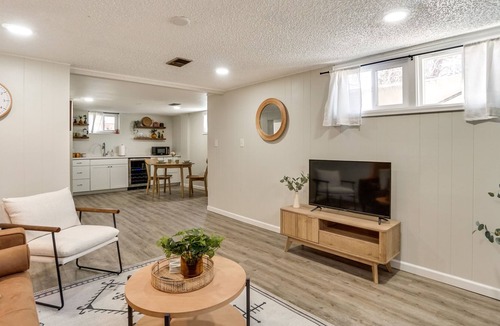 Hanna Farm Neighbors Apartment | Cozy Fort Collins Escape < 2 Mi to Downtown!