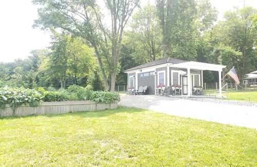 Erie County Cottage | Cozy Garden cottage on 15 acres is perfect executive rental or couples retreat.