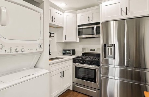 Bonita House | Cozy Hideout | Minutes From Downtown