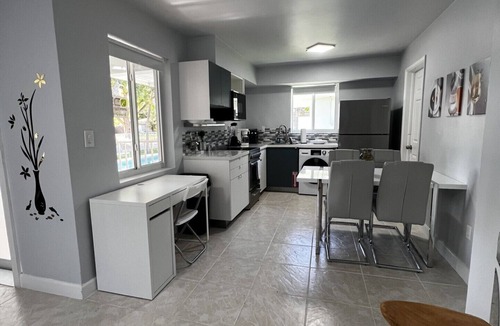 Parkside House | Cozy Hollywood Pool View 1Bedroom/4Guest!