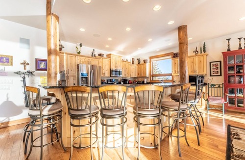 Wildernest House | Cozy Home with Gorgeous Mountain Views in Wildernest neighborhood!