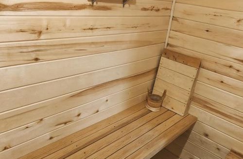Glenwood Springs House | Cozy Home with Sauna 5 bedrooms 3 bathrooms Sleeps 12