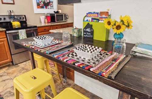 Barths Apartment | Cozy King by Red Rocks & Downtown Denver