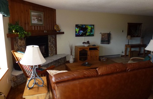 Wildernest Condo | Cozy, Large Condo Adjacent to National Forest