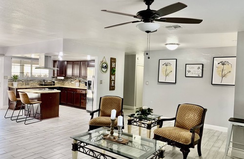 Las Vegas House | Cozy, Licensed home, 15min from the strip.
