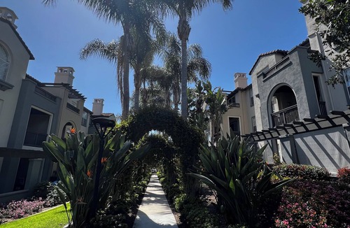 Mission Viejo Apartment | Cozy Luxurious Spacious Apt w/Valley View,Attached Garage,Pool,24-Hour Gym,3 TV