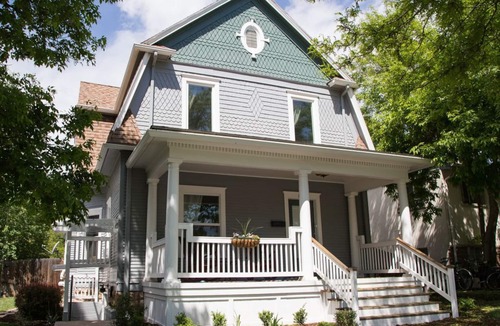 Fort Collins House | Cozy Luxury Remodel, Fantastic Backyard! Walk in 5 minutes to CSU/Old Town