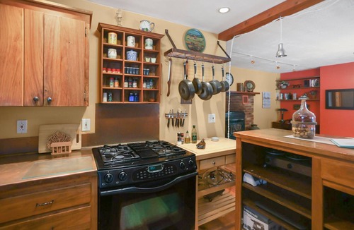 Black Hawk Cabin | Cozy mountain cabin close to hiking/biking, skiing, casinos, good food and more!