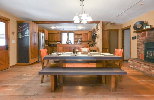 Black Hawk Cabin | Cozy mountain cabin close to hiking/biking, skiing, casinos, good food and more!