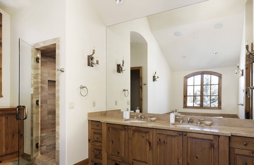 Aspen House | Cozy Mountain Contemporary Aspen Getaway!