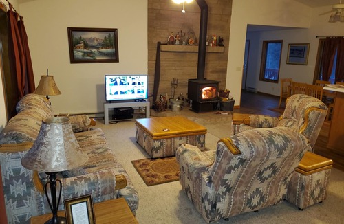 Warm Springs House | Cozy Mountain Home--Mountains, Mines, Trails. Skiing 40 min