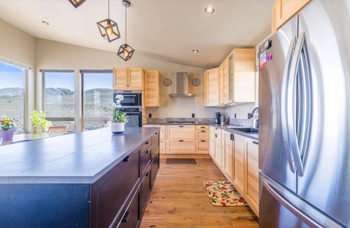 Gunnison House | Cozy Mountain Modern- 3miles to Gunnison, 35min to Crested Butte