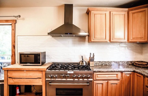 Ridgway House | Cozy mountain retreat minutes from Downtown Ouray!