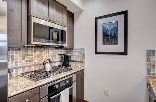 Peak 8 Condo | Cozy Mountaintop Escape Pools + Spa Hiking, Biking, Outdoor Adventures A/C