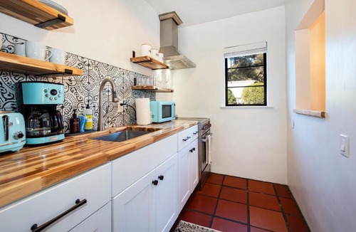 Montecito Apartment | Cozy New - Casa Blanca Suite B1