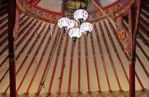 Moffat House | Cozy, off-grid Mongolian Yurt. Pet friendly, next to Joyful Journey hot springs.