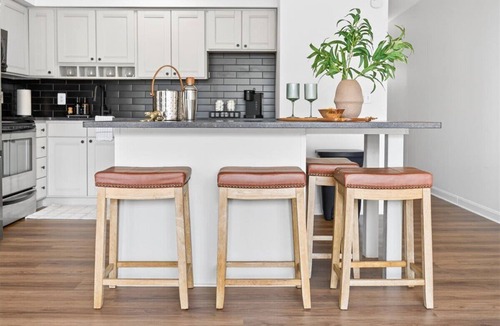 Ohio City Apartment | Cozy Ohio City Condo w/Balcony + Gym
