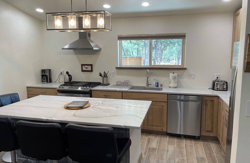 Regina Cabin | Cozy, private cabin up in the beautiful mountains of Regina, NM.