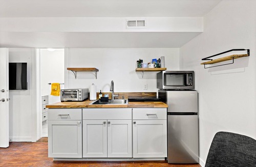 Green Meadows House | Cozy, Private Suite - Minutes to Downtown, CU Boulder, & Medical Centers