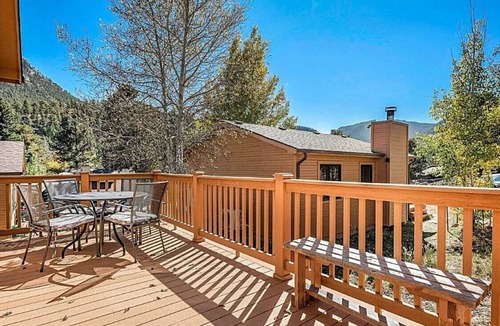 Estes Park Cabin | Cozy River Cabin, Minutes from Downtown and Rocky Mountain National Park