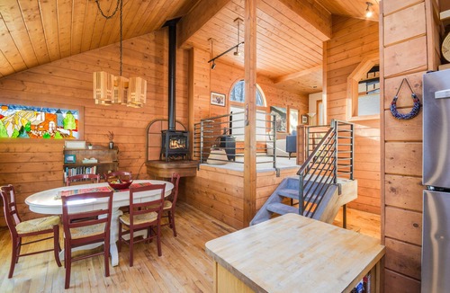 Steamboat Springs House | Cozy Ski Cabin - Downtown along Creek - Private Hot Tub