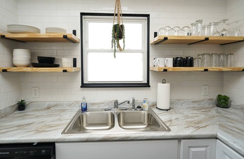 Elyria House | Cozy Stay 3BR + Boat Parking