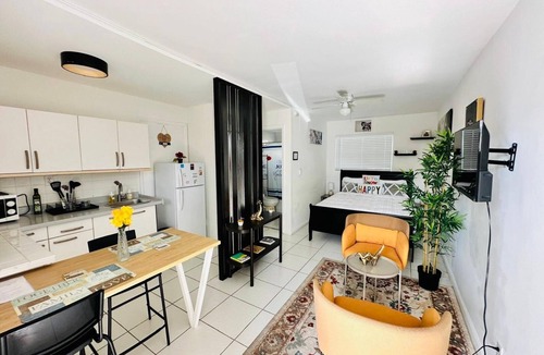 Driftwood Apartment | Cozy studio near Seminole Hard Rock Cafe