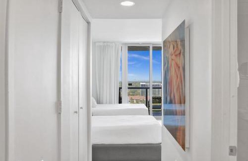 Hallandale Beach Hotel | Cozy Studio Resort Amenities Beach Pool Gym 1504