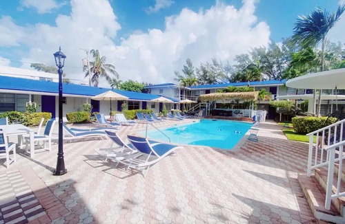 Pompano Beach Apartment | Cozy Studio Room 1 Block from Beach with Pool & More