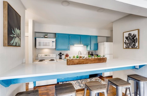 Peak 8 Condo | Cozy, Sunny Peak 8 Condo – Updated, Vaulted Ceilings, Hot Tub & Shuttle Access