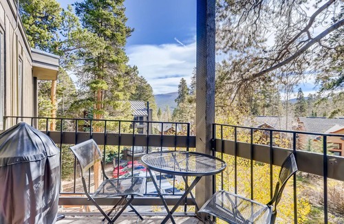 Peak 8 Condo | Cozy, Sunny Peak 8 Condo – Updated, Vaulted Ceilings, Hot Tub & Shuttle Access