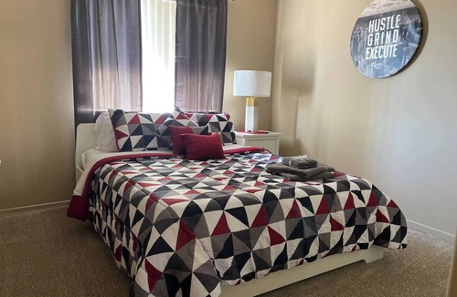 Moreno Valley House | Cozy Tranquil Retreat 5 BR 3.5 BR House