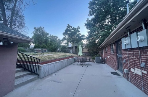 Berkley House | Cozy two bedroom duplex in central neighborhood