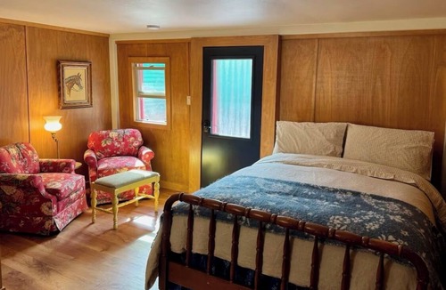 Redstone Apartment | Cozy 1-bedroom studio in Redstone Historic District welcomes you