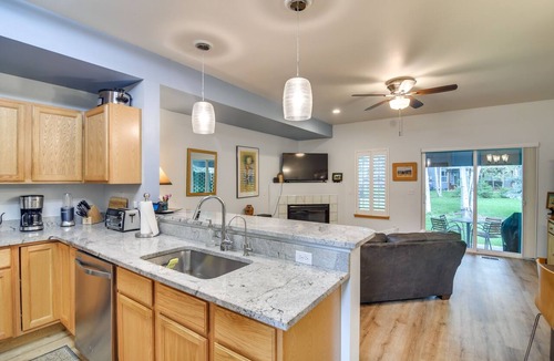 Edwards House | Cozy Vail Valley Townhome - Walk to Riverwalk!