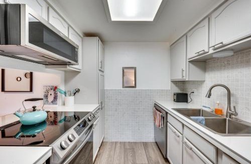 North Westminster House | Cozy Westminster Condo: 14 Mi to Downtown Denver!