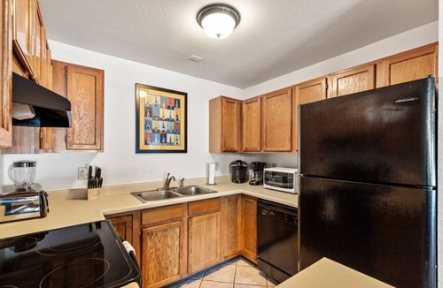 Steamboat Springs Condo | Cozy Winter Stay! Fireplace, hot tub and bus route