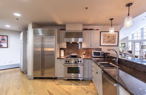 Beaver Creek Condo | CRBC-LUX PH-LOCATION! Ski in/out, Walk to Ski School, Ice Rink, Shops, Dining!