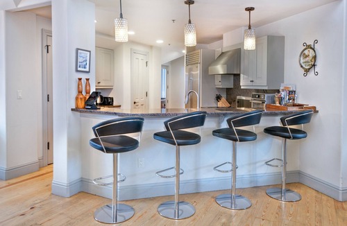Beaver Creek Condo | CRBC-LUX PH-LOCATION! Ski in/out, Walk to Ski School, Ice Rink, Shops, Dining!