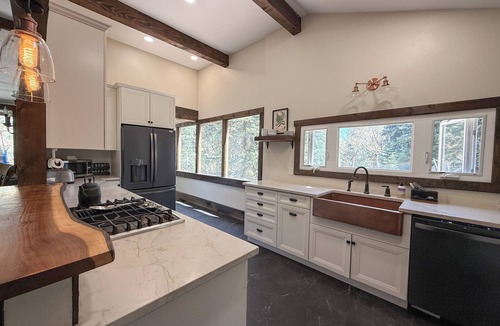 Kerr Gulch Cabin | Creek Retreat- Hot Tub with Views