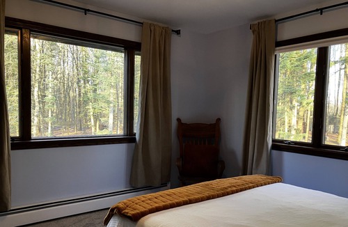 Conneaut House | Creek side retreat and breathtaking views! Moments from hunting and fishing!