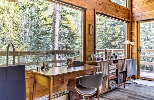 Downieville-Lawson-Dumont Cabin | Creekside Cabin: Mountain Views, Fireplace & Sauna