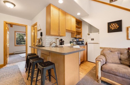 Fall River Estates Apartment | Creekside Suites 19 by Estes Park Condos