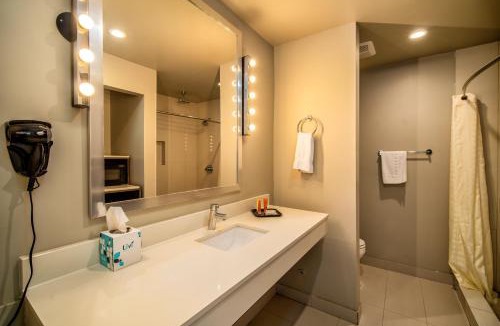 Crescent Bay Hotel | Crescent Bay Inn