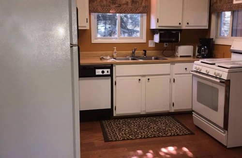 Bayfield House | Crosshouse Cabin on Vallecito Creek
