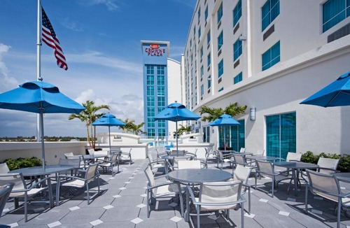 Poinciana Park Hotel | Crowne Plaza Hotel & Resorts Fort Lauderdale Airport/Cruise by IHG