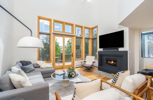 Mountain Village House | Crystal