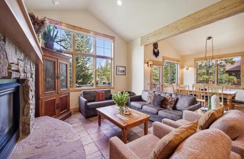 Peak 8 House | Cucumber 44 In the exclusive Shock Hill Neighborhood, Gondola Access, Pet friendly, Hot Tub