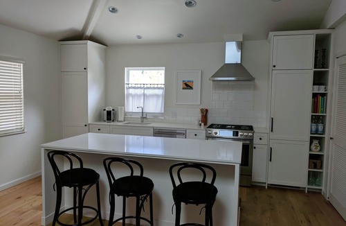Carlson Park House | Culver City Luxury Duplex Unit 2 blks to Downtown, Sony Pictures Entertainment
