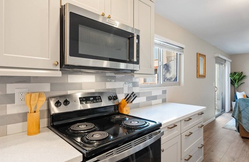Downtown Condo | Cute 2BR One block from beach!